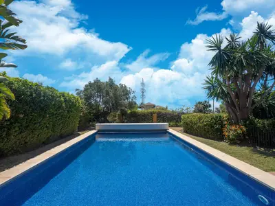 PoolOfHouse