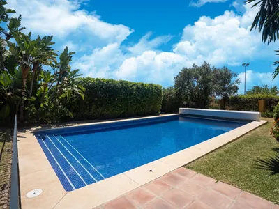 PoolOfHouse
