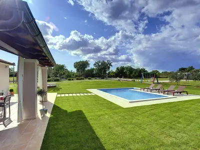PoolOfHouse