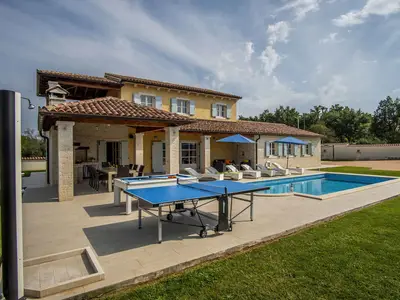 Ferienhaus für 9 Personen (200 m²) in Marčana 1/10
