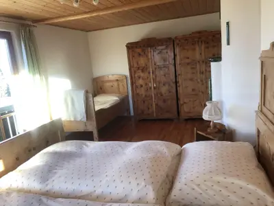 Schlafzimmer 1