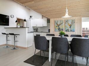 22412777-Ferienhaus-8-Marielyst-300x225-1