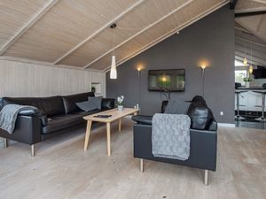 23136699-Ferienhaus-8-Marielyst-300x225-4