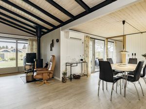 23938609-Ferienhaus-6-Marielyst-300x225-4