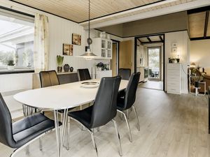 23938609-Ferienhaus-6-Marielyst-300x225-5