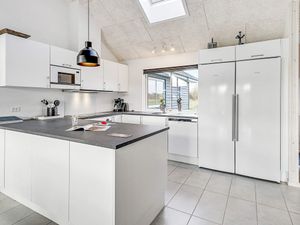 23017905-Ferienhaus-14-Marielyst-300x225-3