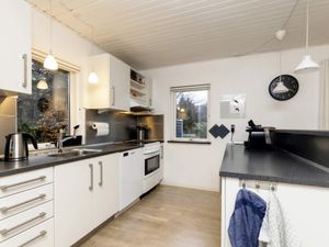 23893878-Ferienhaus-6-Marielyst-300x225-1