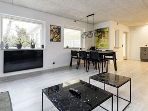 23967907-Ferienhaus-10-Marielyst-300x225-4