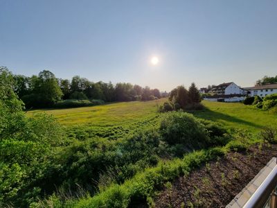 Ruhige Lage - Ausblick in die Marktleuthener Egerauen vom Balkon im 1. OG