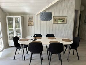 24056886-Ferienhaus-8-Martofte-300x225-4