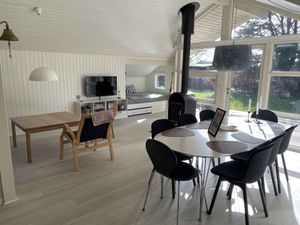 24056886-Ferienhaus-8-Martofte-300x225-5