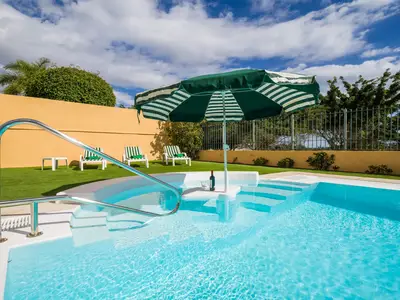PoolOfHouse
