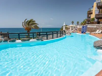 PoolOfHouse