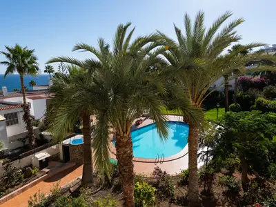 PoolOfHouse
