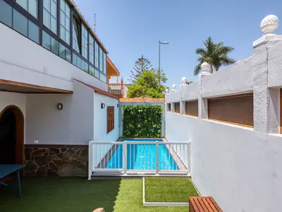 PoolOfHouse