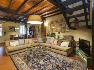 Ferienhaus für 9 Personen (380 m²) in Massarosa