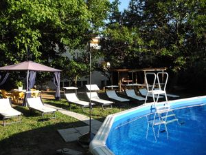 23304389-Ferienhaus-8-Massarosa-300x225-3