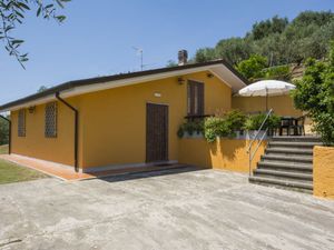 23836762-Ferienhaus-4-Massarosa-300x225-5