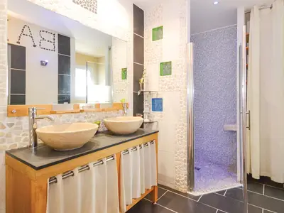 bathroom bathroom