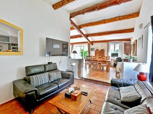 23725891-Ferienhaus-6-Maubec-300x225-5