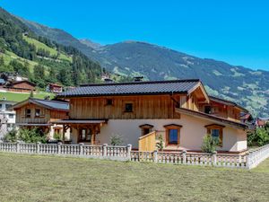 23836816-Ferienhaus-10-Mayrhofen-300x225-1