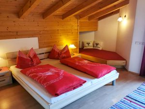 23847851-Ferienhaus-5-Mayrhofen-300x225-2