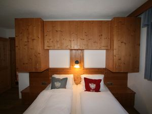 23850522-Ferienhaus-12-Mayrhofen-300x225-4