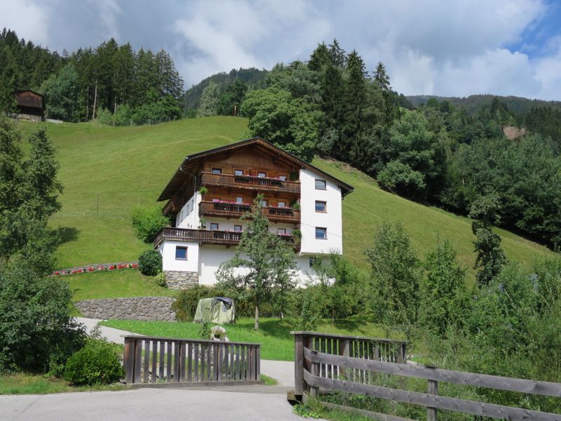 23851711-Ferienhaus-12-Mayrhofen-800x600-2