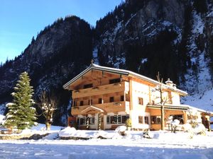 Ferienhaus für 37 Personen (450 m²) in Mayrhofen