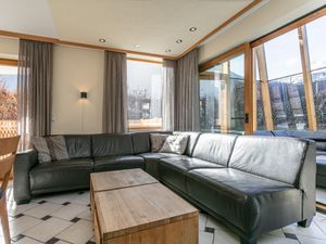 23925703-Ferienhaus-18-Mayrhofen-300x225-3