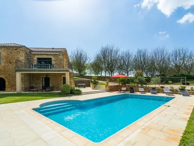 PoolOfHouse