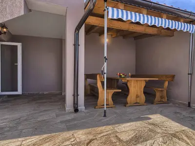 Ferienhaus für 8 Personen (180 m²) in Liznjan 4/10