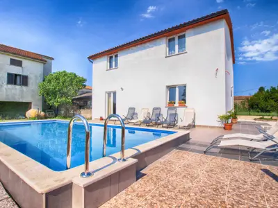 Ferienhaus für 10 Personen (120 m²) in Medulin 1/10