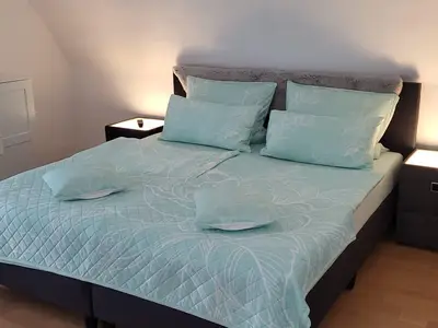 Schlafzimmer.