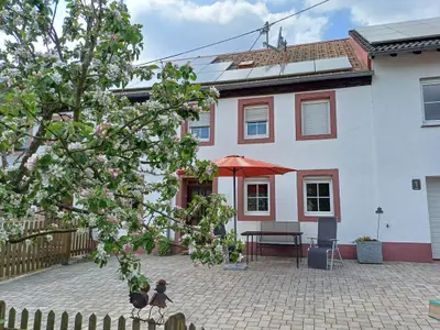 Außenseite Ferienhaus [Sommer]
