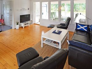 23977220-Ferienhaus-7-Mellbystrand-300x225-3