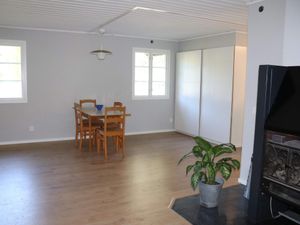 23444270-Ferienhaus-4-Mellerud-300x225-4