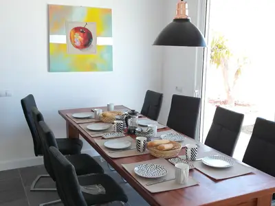 Essbereich. Esszimmer / Tisch für 8-10