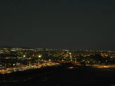Ausblick aus dem Fenster. Sicht über die Stadt