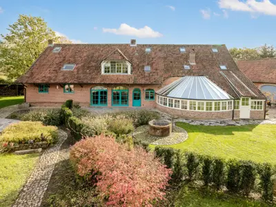 Außenseite Ferienhaus [Sommer]