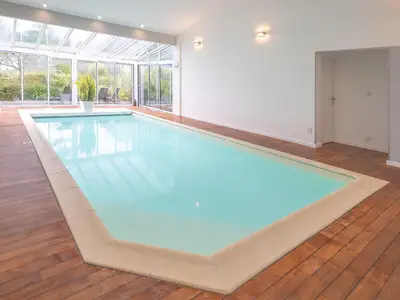 Treppenstufen in Pool