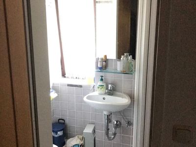 Das kleine Duschbad mit WC bei den Schlafzimmern