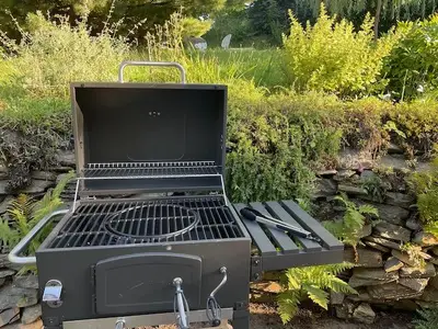 Grill vorhanden