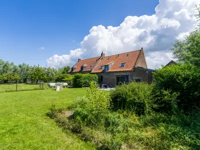 Außenseite Ferienhaus [Sommer]