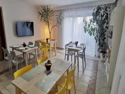 DiningRoom