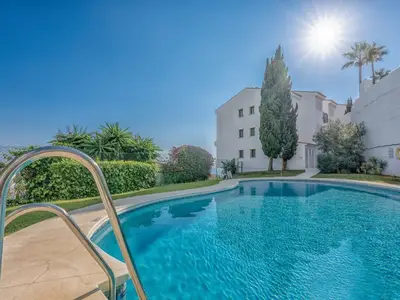 PoolOfHouse