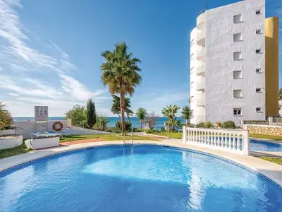 PoolOfHouse