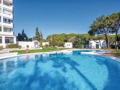 PoolOfHouse