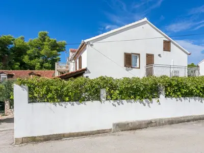 Ferienhaus für 6 Personen in Milna 2/10