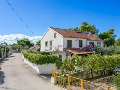 Ferienhaus für 6 Personen in Milna 4/10